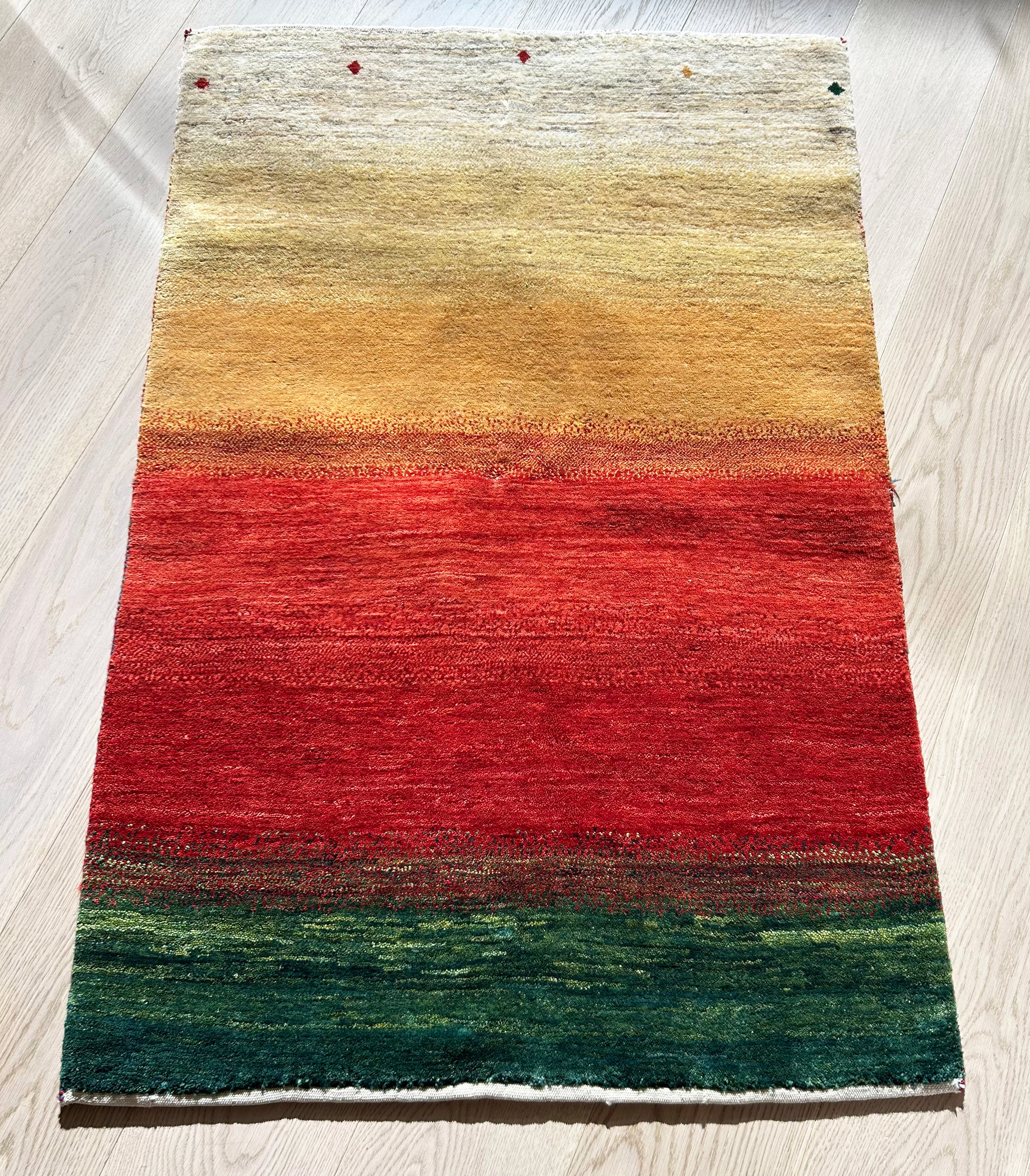 遊牧民の絨毯 】Zollanvari ゾランヴァリ ギャッベ 119×82㎝ (No.04094