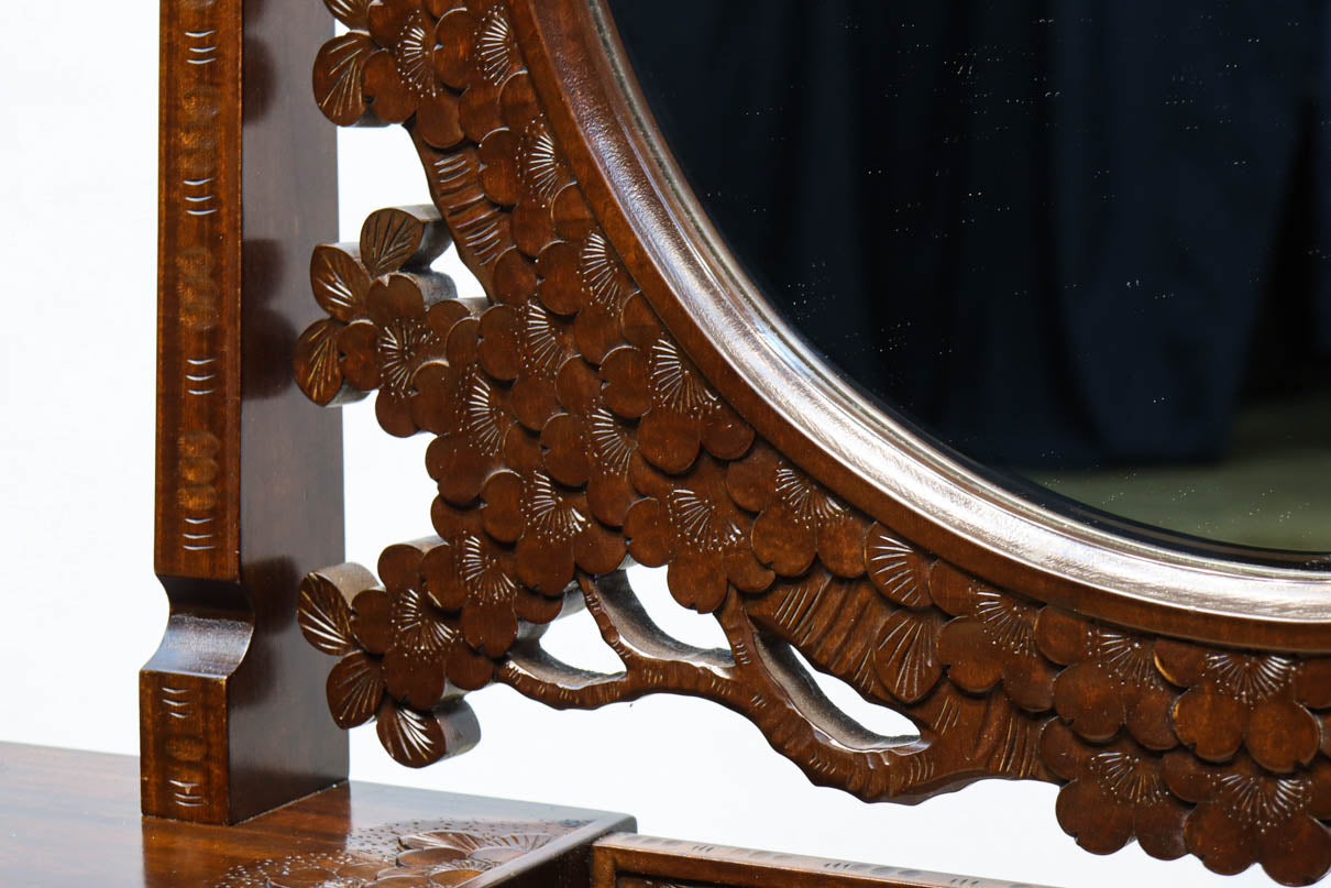 桜の彫刻模様で華やかな軽井沢彫鏡台 BB3145 – 古福庵 [ KOFUKUAN