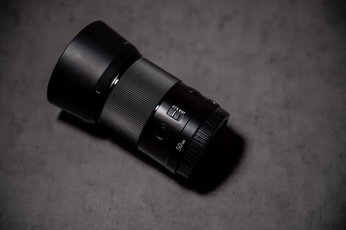 Fnボタン2つを搭載した便利な単焦点レンズ「YONGNUO YN50mm F1.8Z DF