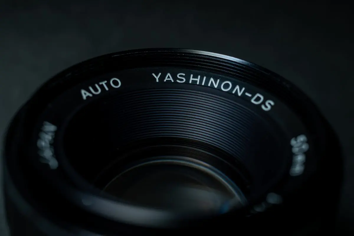 オールドレンズ】ヤシカが生んだ味わいのあるレンズ「YASHICA AUTO