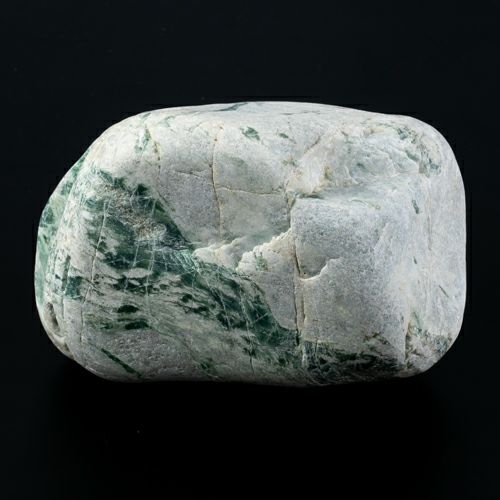 海石・輝く結晶緑模様・親不知産・1.7kg】（高品質濃緑色ヒスイ