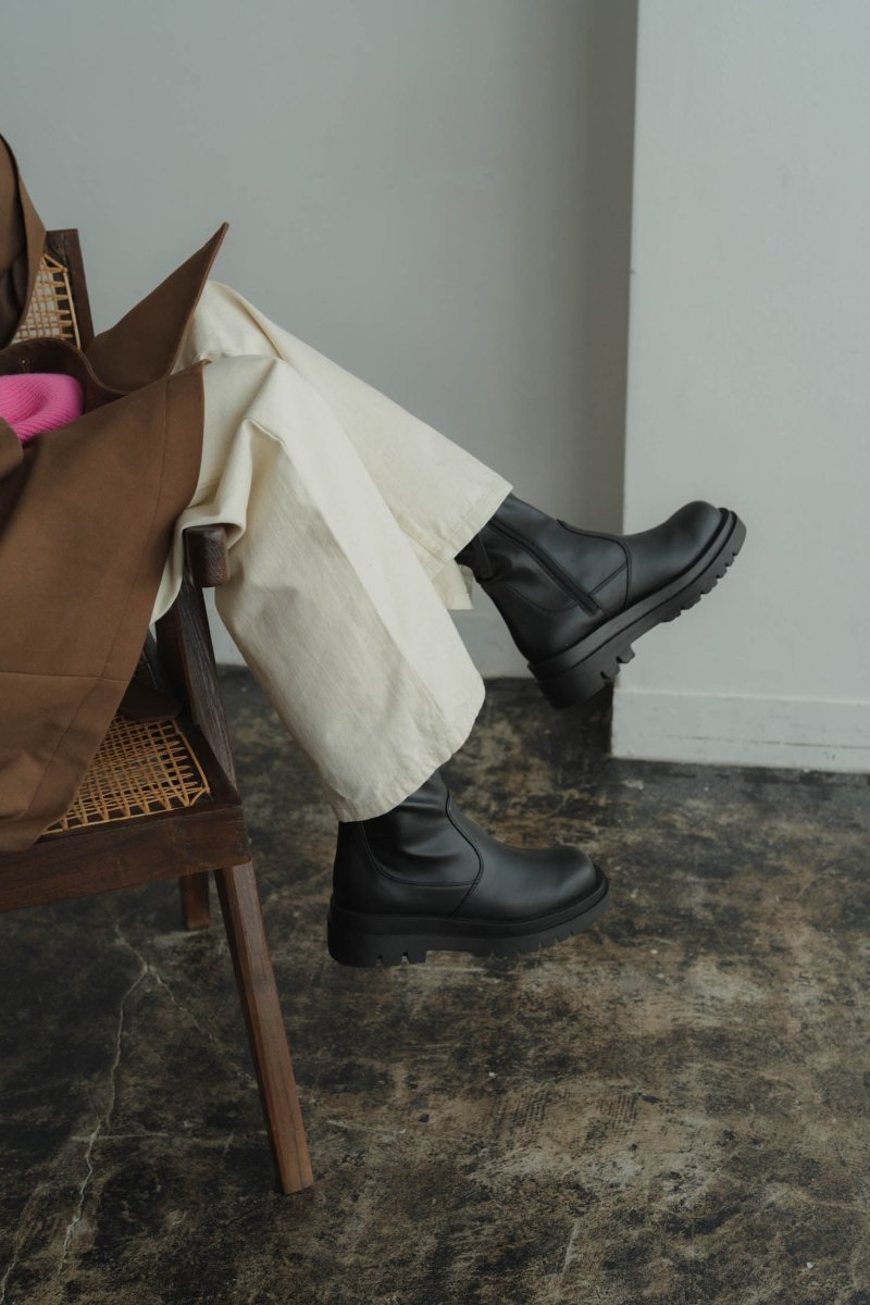 side zip ankle boots/white | KNUTH MARF