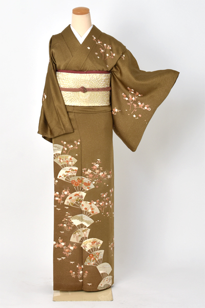 訪問着[扇に四季折々の花々]｜着物レンタルあき (来店着付け無料・全国