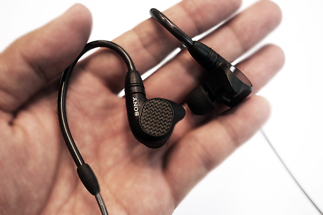 ソニーストアで、ステージモニターのインイヤーステレオヘッドホン