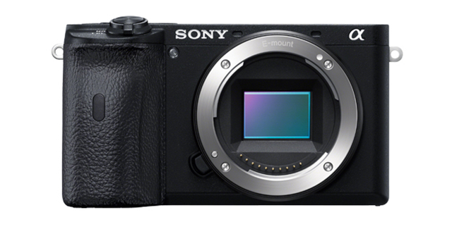 光学式ボディ内手ブレ補正と大容量バッテリーを搭載したコンパクト軽量