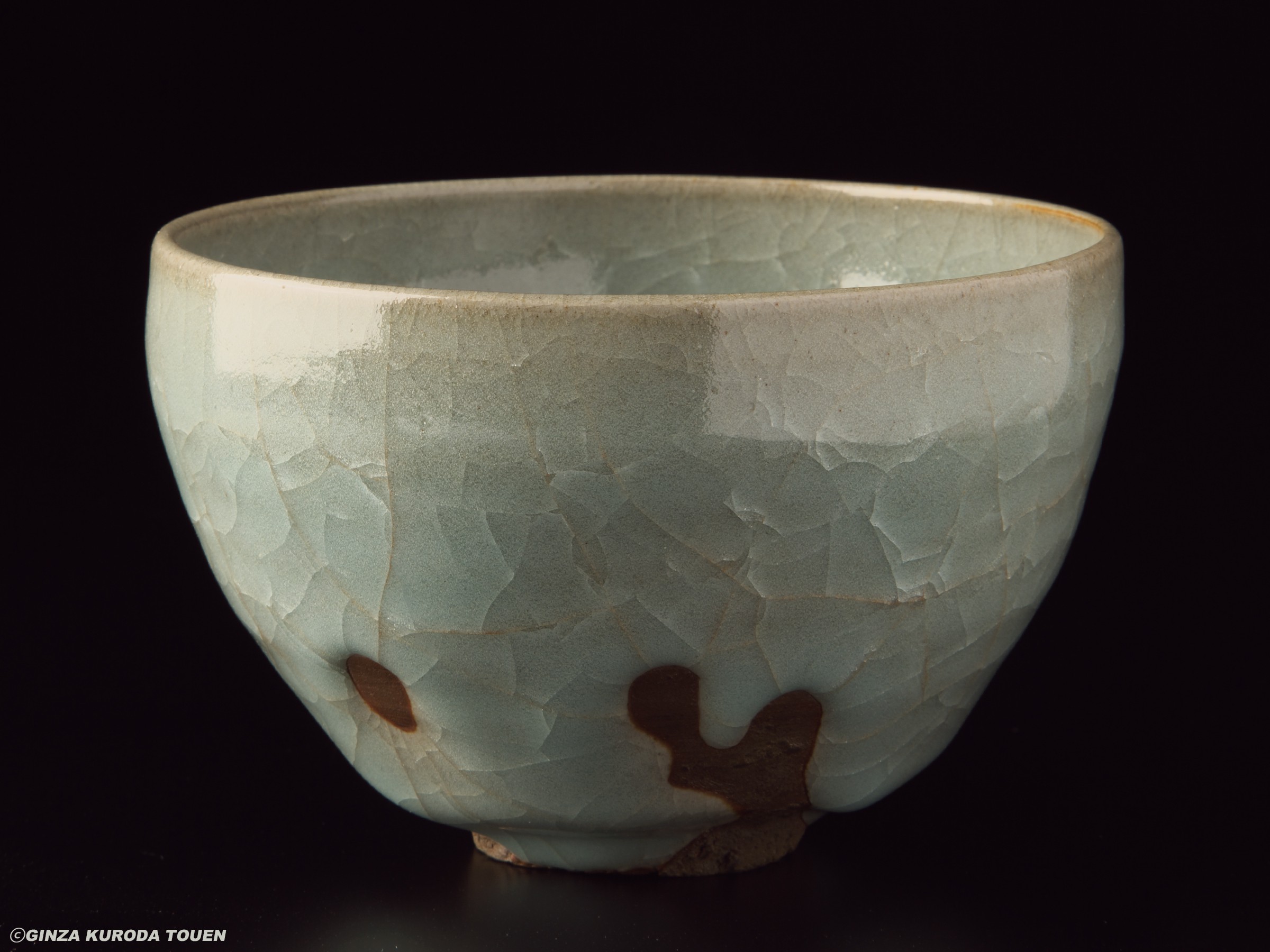 岡部嶺男 粉青瓷碗 | 銀座 黒田陶苑