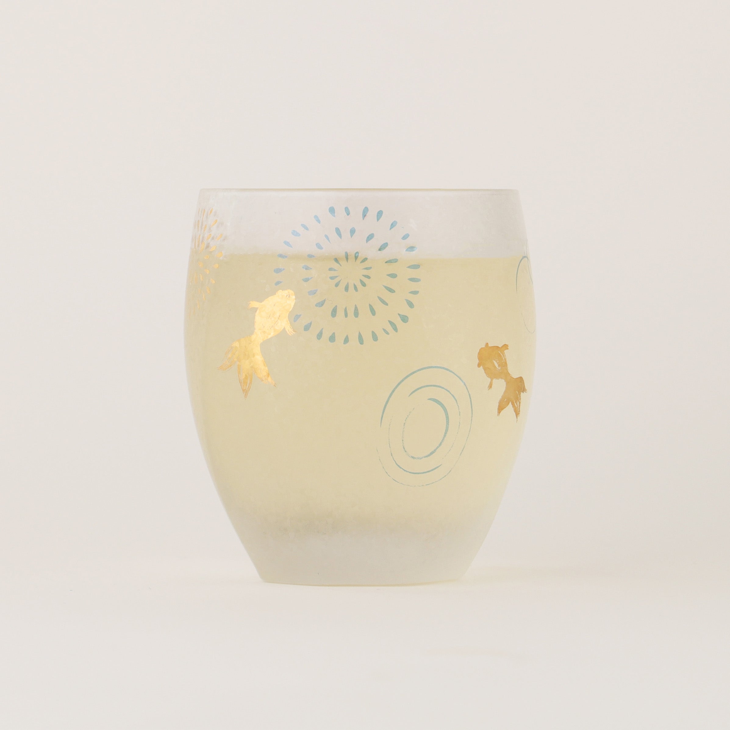 水面に映る花火が水紋と重なるロックグラス | の酒器・グラス