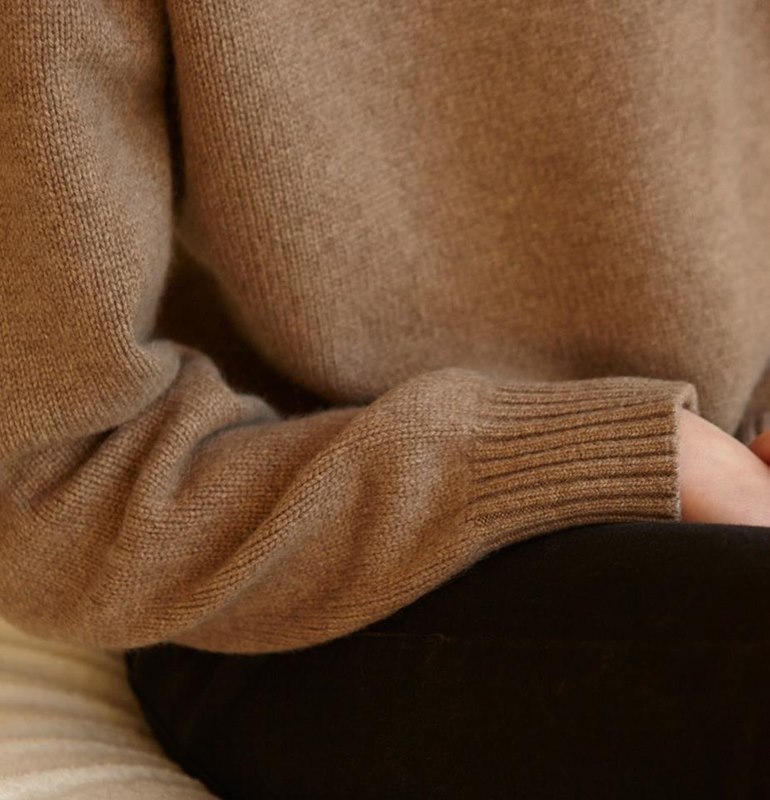 毎日着たくなる、田中さんのカシミヤセーター | 暮らしとおしゃれの編集室
