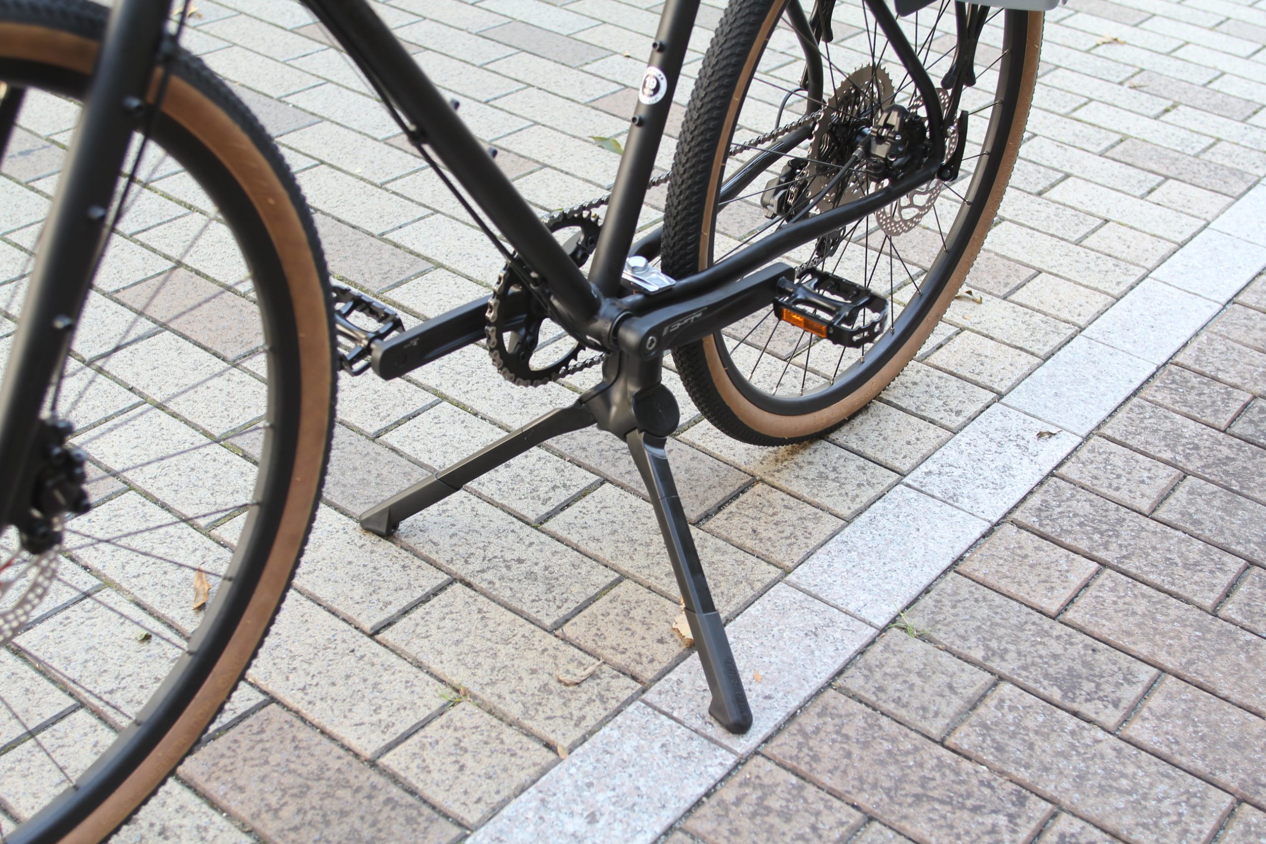 URSUS『Jmbo Evo』安定感抜群のダブルレッグスタンド | KURASHI cycle