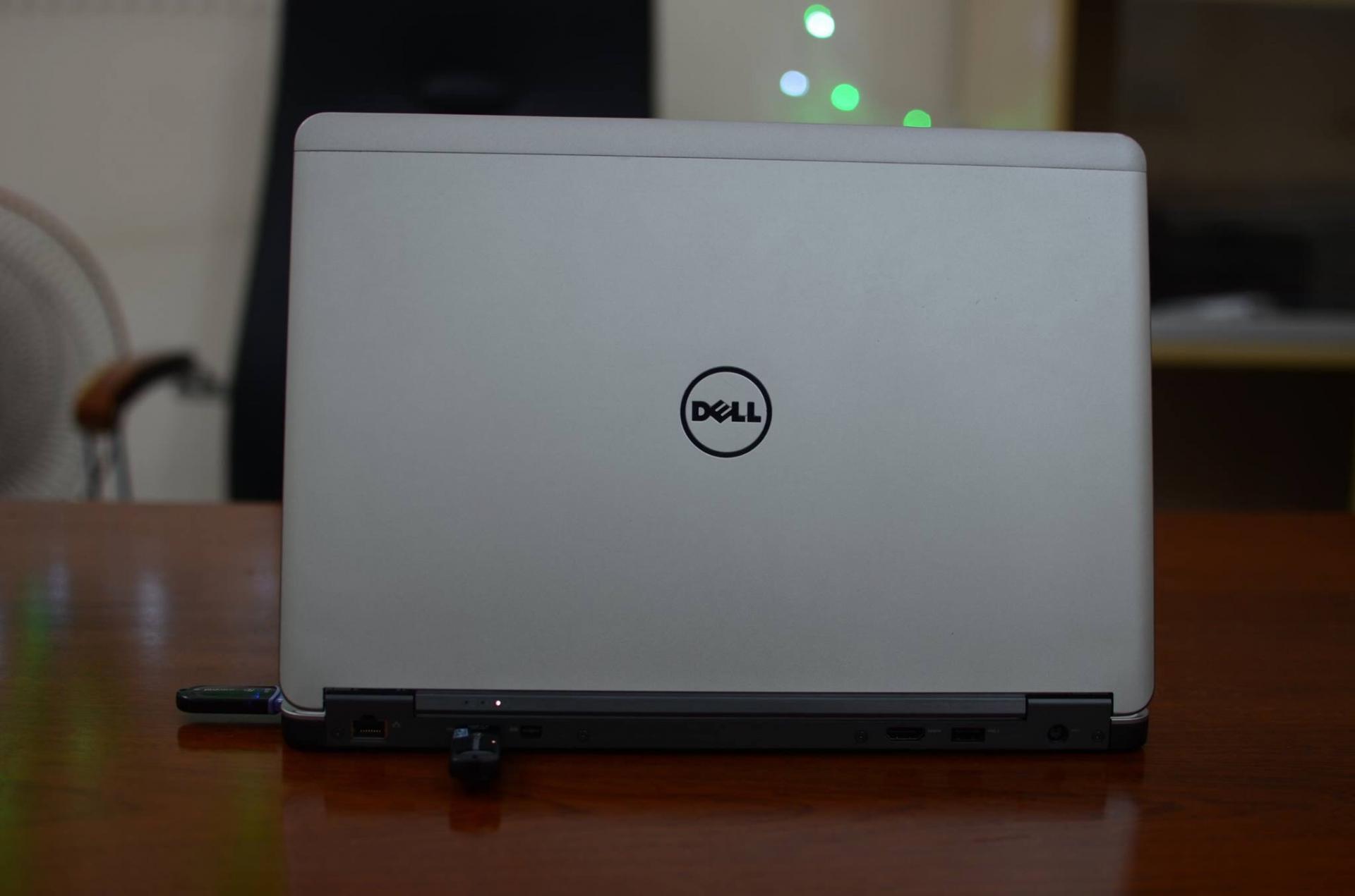 Dell Latitude E7240 i5-4300U / Ram 8GB / SSD 128GB / Màn 12.5