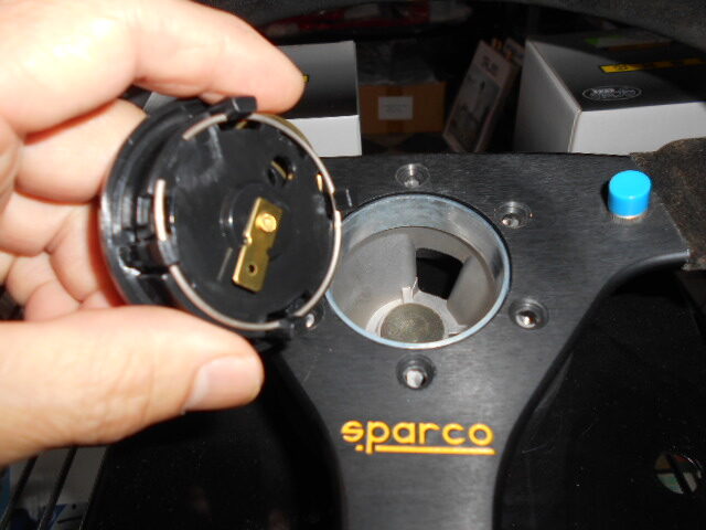 ステアリングボス用ホーンリング（52φ） – ラ・アンスポーツ／Launsport