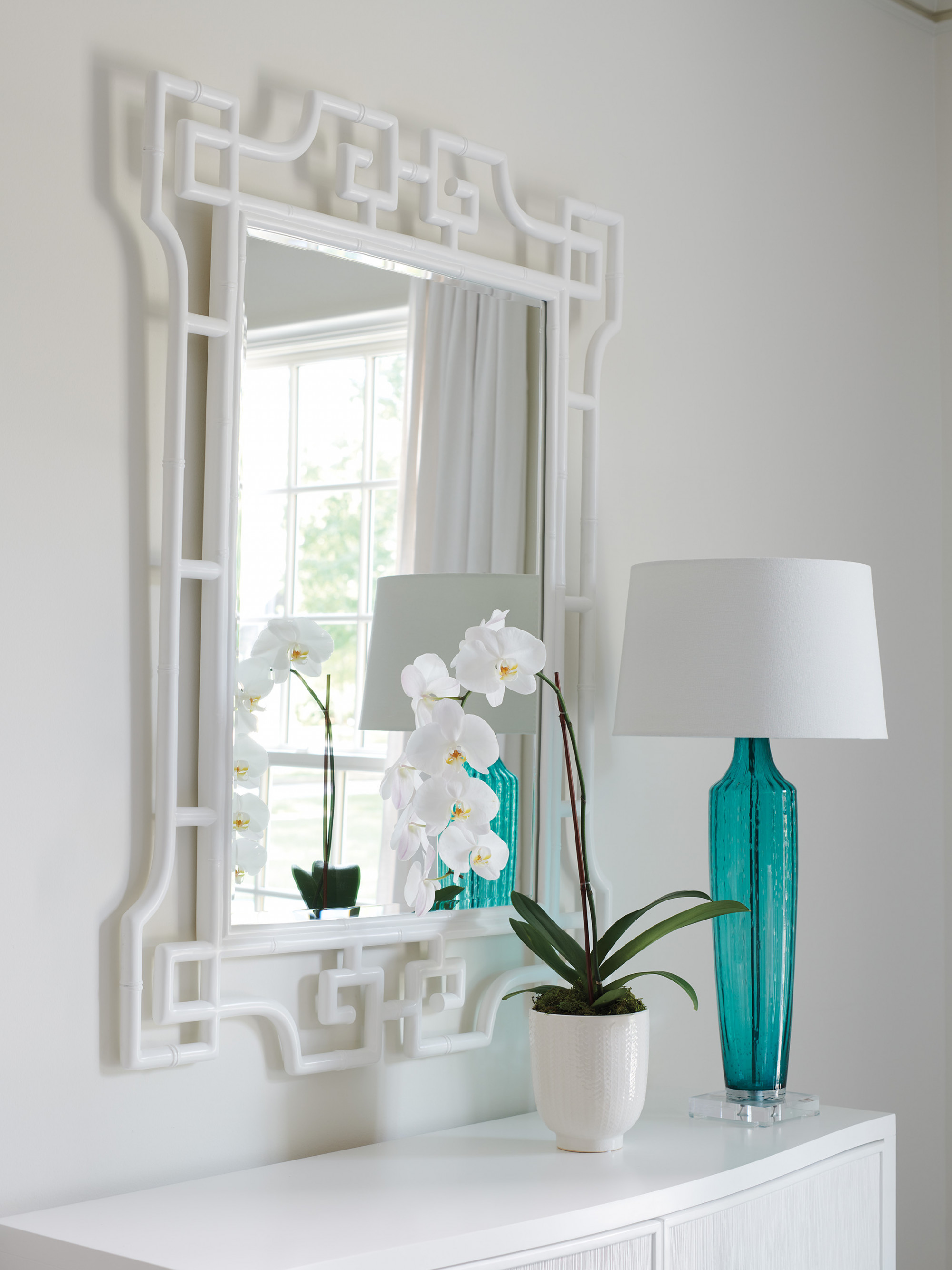 415-205 | Hyde Rectangular Mirror | Avondale| Lexington Furniture