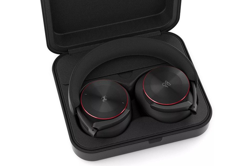 フェラーリがハイエンド・オーディオ機器メーカー、バング＆オルフセン