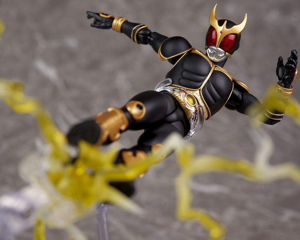 S.H.フィギュアーツ（真骨彫製法） 仮面ライダークウガ アメイジング