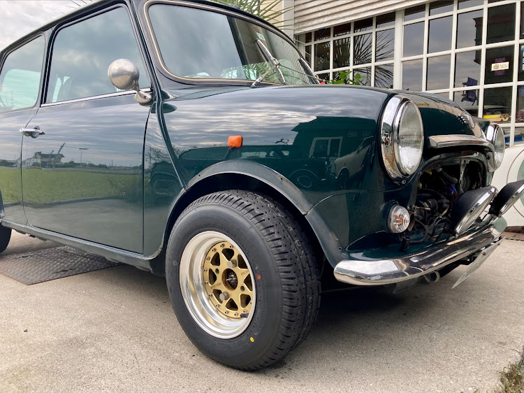 ミニクーパー1.3iの10インチ・スペクトラムホイールに関するカスタム