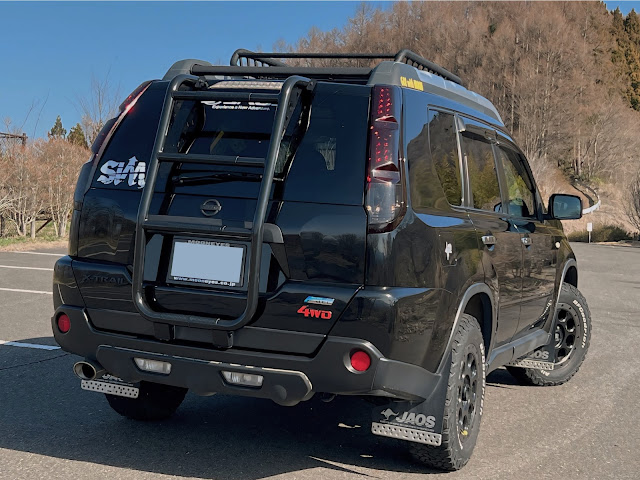 エクストレイルのスモークテールに関するカスタム・ドレスアップ情報