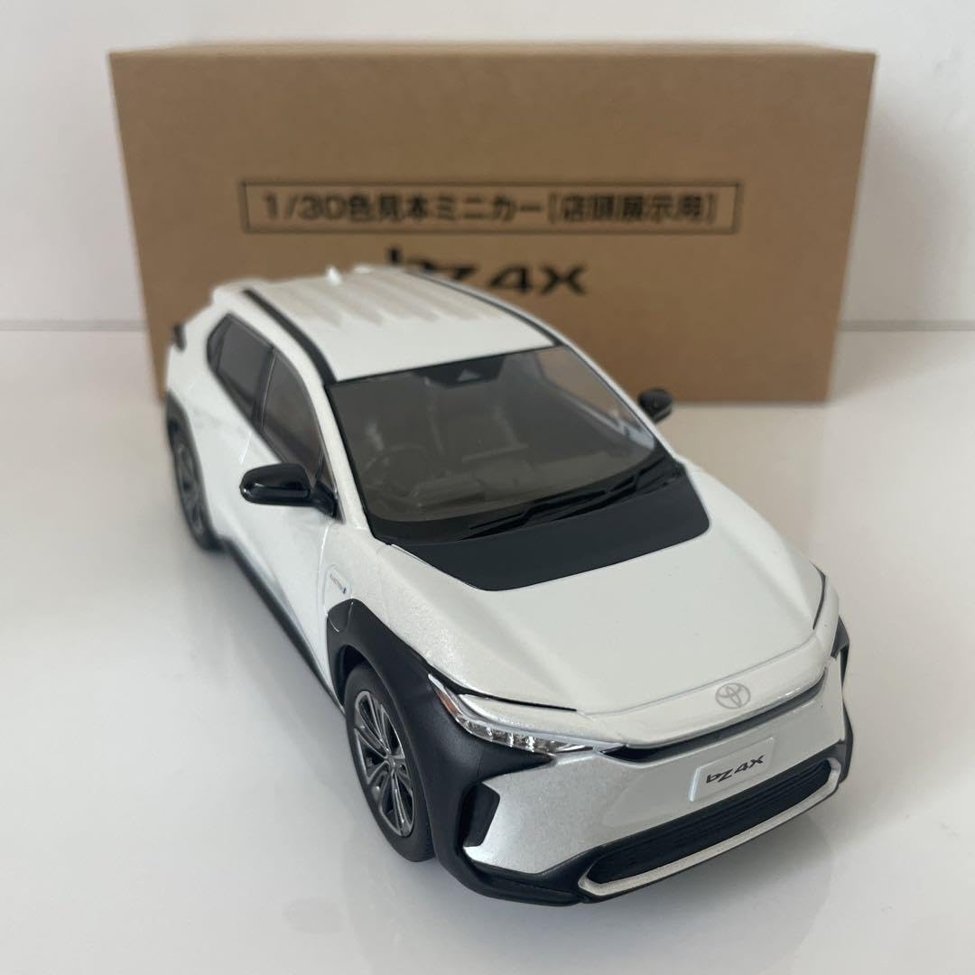 Amazon.co.jp: トヨタ bZ4X ミニカー カラーサンプル プラチナホワイト