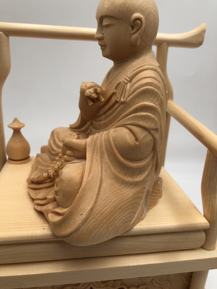 Amazon｜木彫りの仏像 弘法大師(祖師高僧) 柘植製 (高さ23cm×巾15.5cm