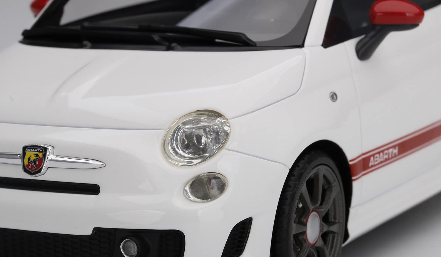 Amazon | TOP SPEED 1/18 アバルト 595 ガーラ ホワイト 完成品 TS0397