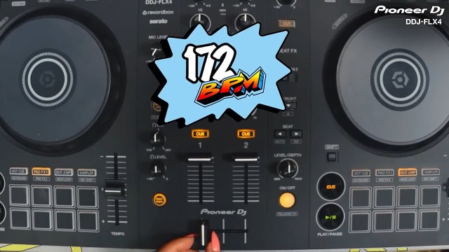 Amazon.com: Pioneer DDJ FLX4 DJ Controller - Black Bundle with