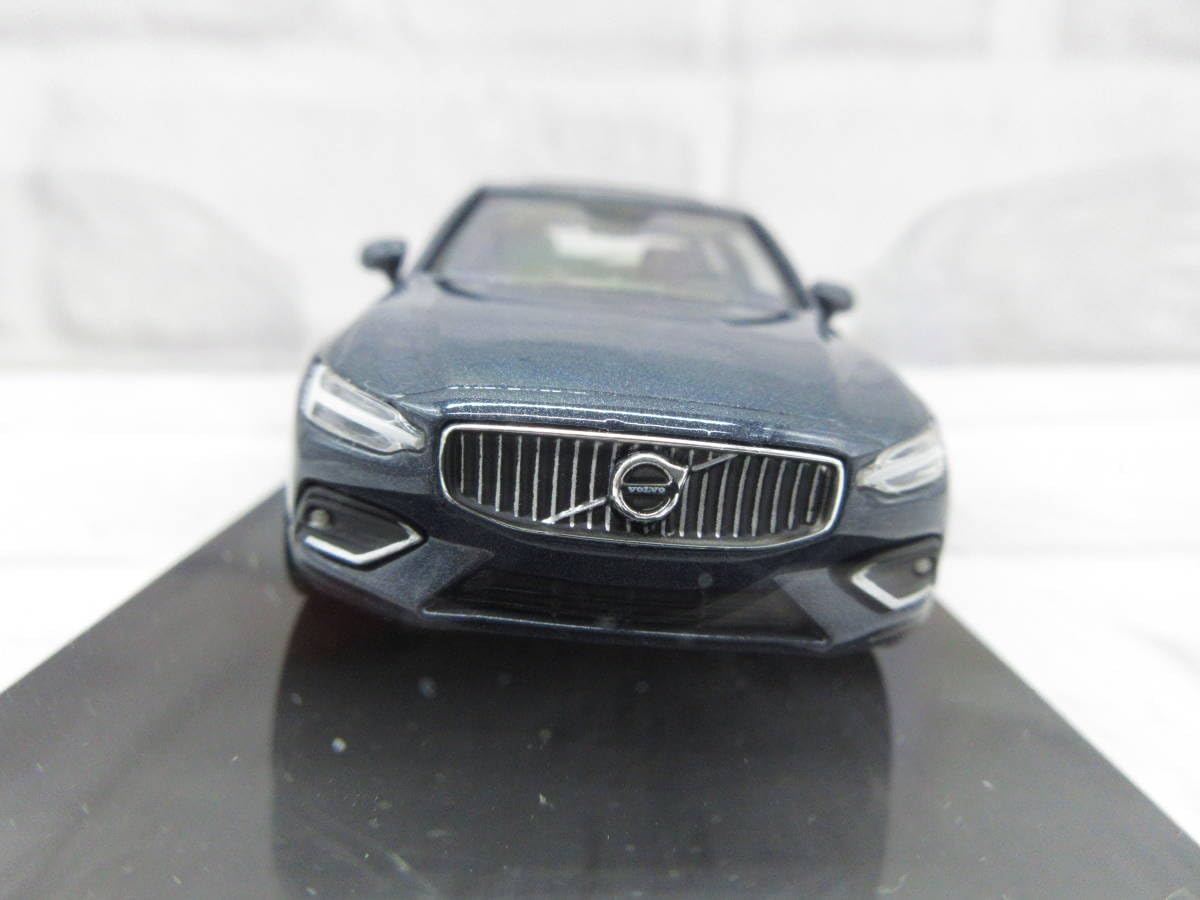 Amazon | ミニカー 1/43 ボルボ S60 デニムブルー ディーラー正規品
