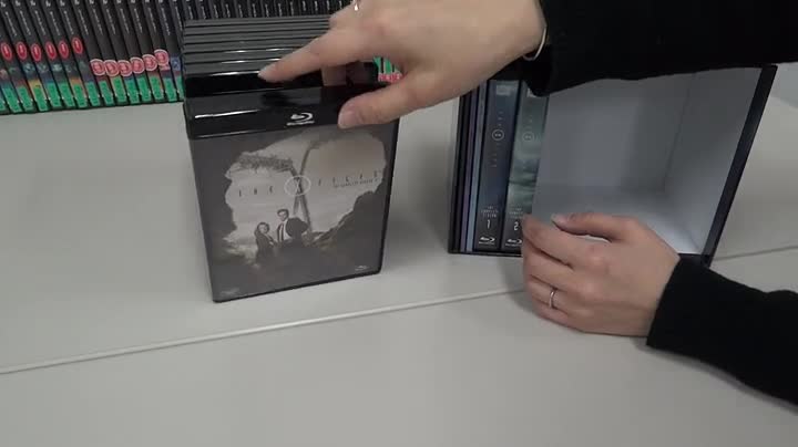 Amazon.co.jp: X-ファイル コレクターズブルーレイBOX(57枚組)(初回