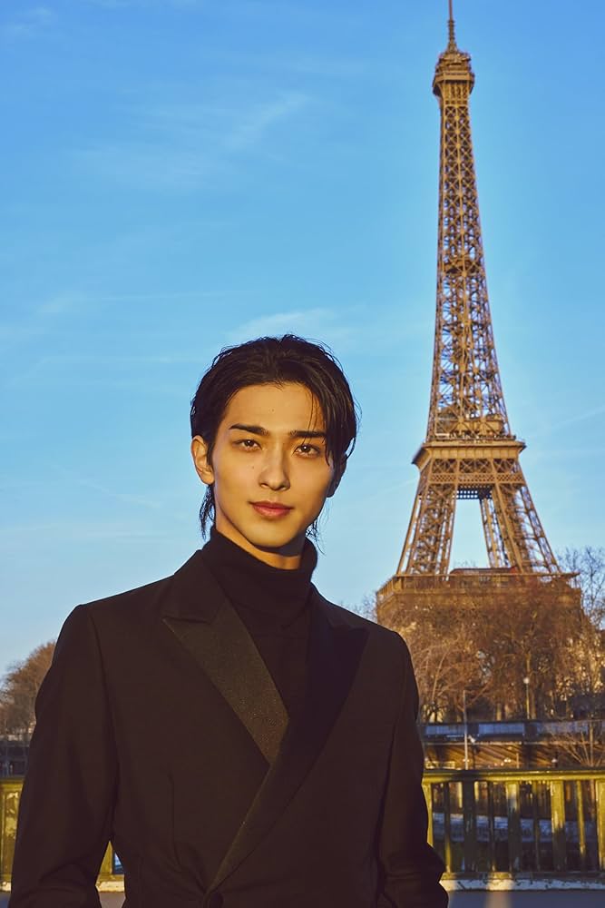 Amazon.co.jp: 【Amazon.co.jp 限定】横浜流星2025年カレンダー（特典