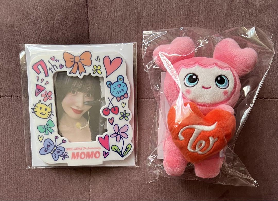 Amazon.co.jp: TWICE ひっかけチャーム フォトカードスタンド モモ