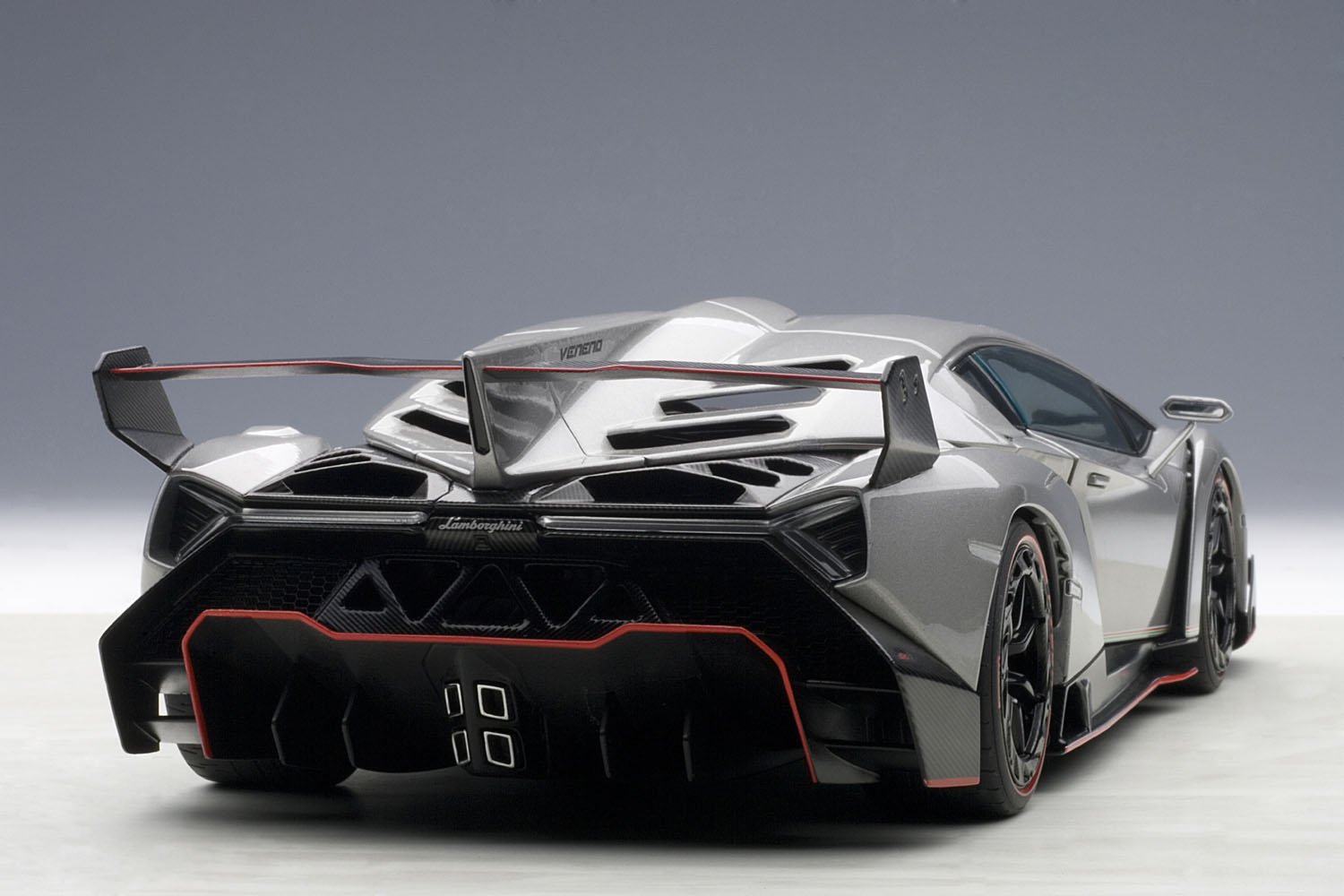 Amazon.co.jp: AUTOart 1/18 ランボルギーニ ヴェネーノ (グレー