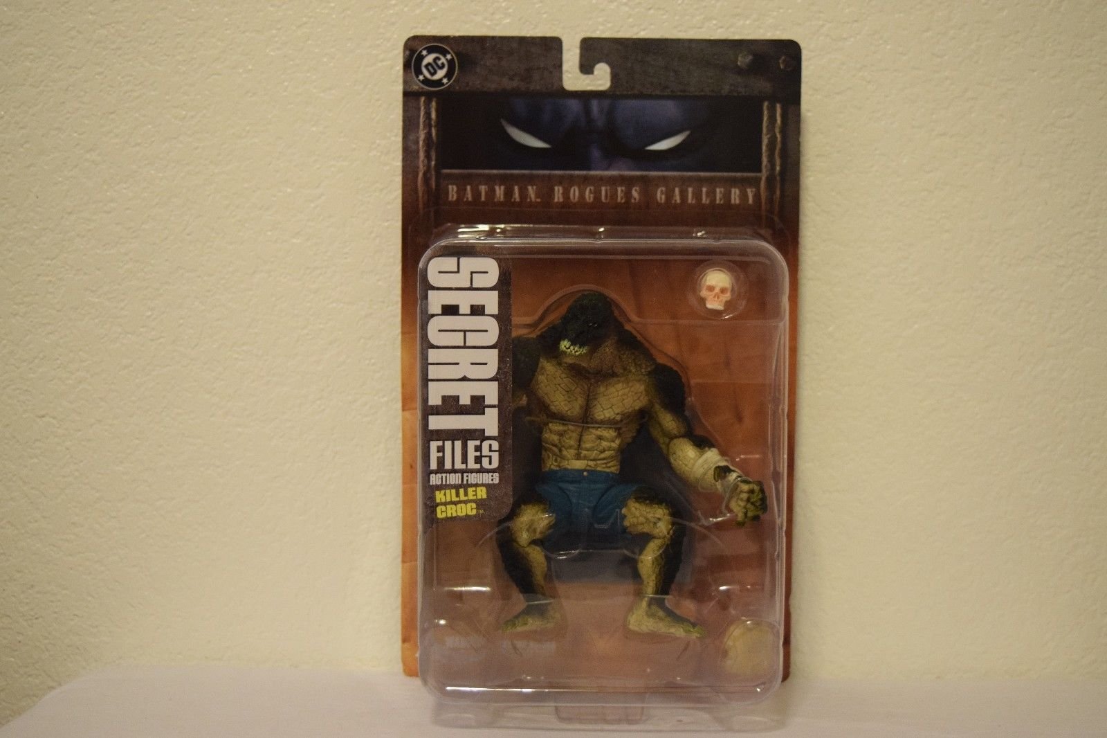 Amazon.com: DIAMOND SELECT TOYS The Batman Secret Files Rogues