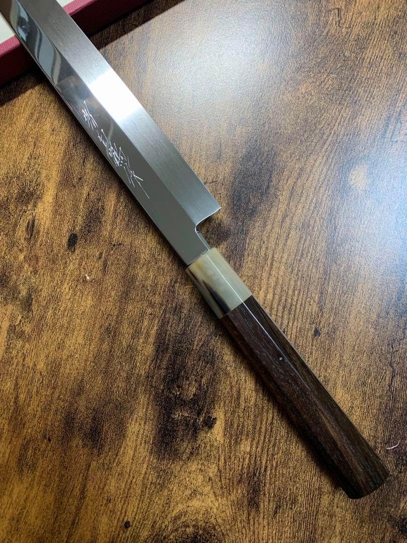 11048柳刃包丁 9寸 高光沢度鏡面仕上げ 刃は究極の切れ味 黒檀黒水牛