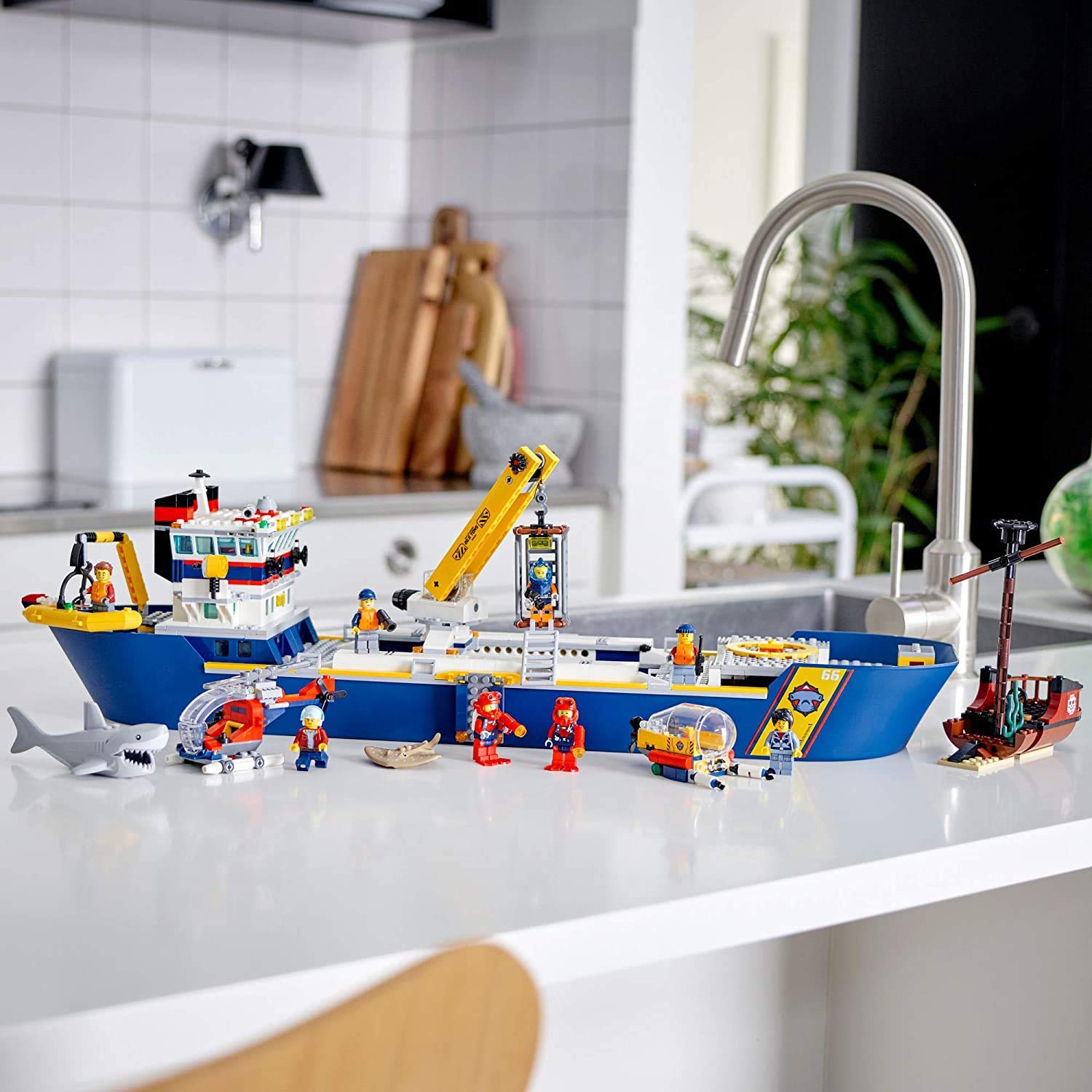 Amazon.com: LEGO City Ocean Exploration Ship 60266, Toy