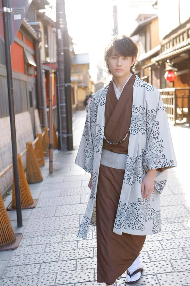 Amazon.co.jp: 前田拳太郎 Personal Photo Book 藍色 : 前田 拳太郎: 本