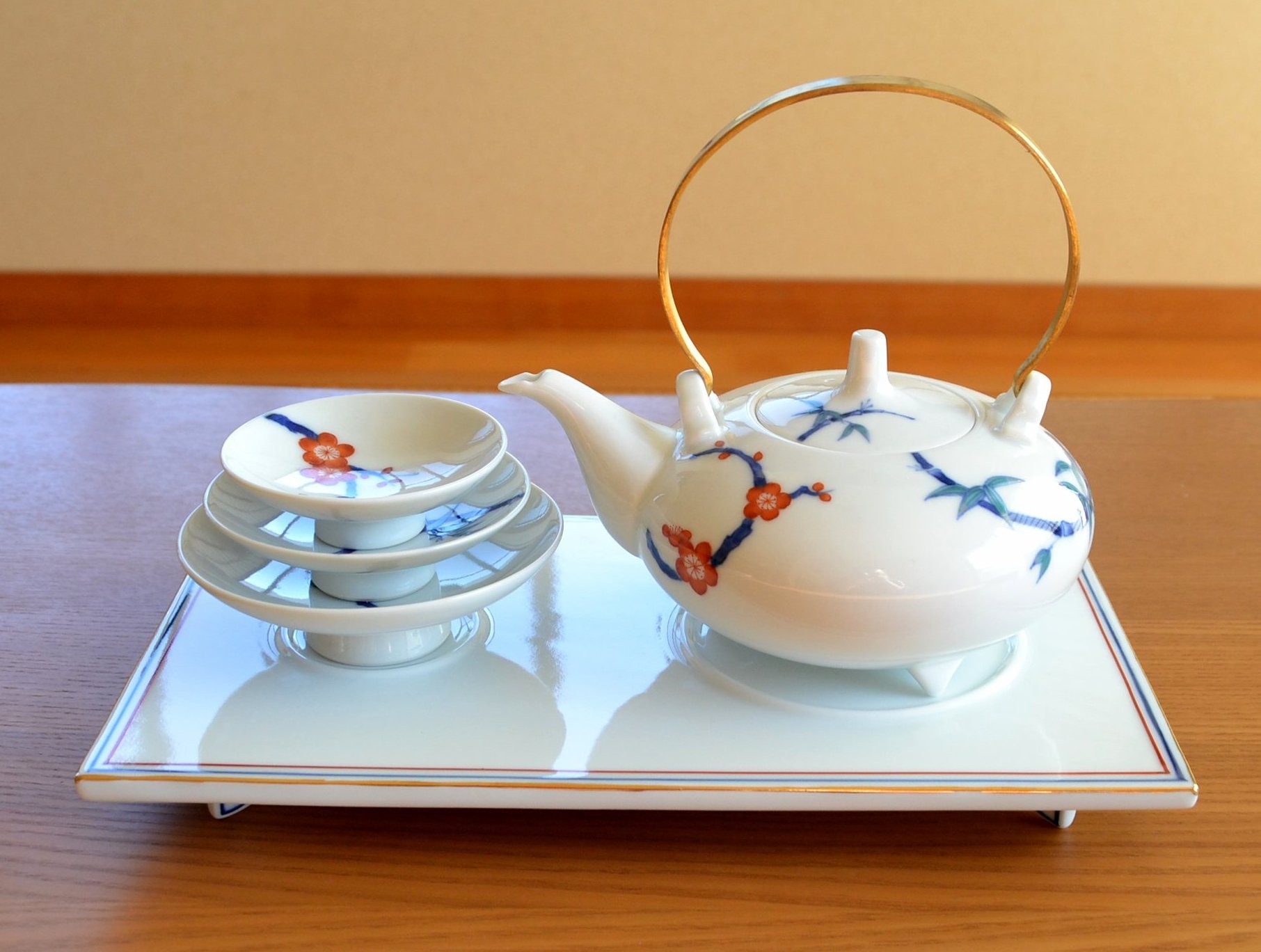 Amazon.co.jp: 有田焼 屠蘇器 おとその器 松竹梅 酒器台付屠蘇器セット