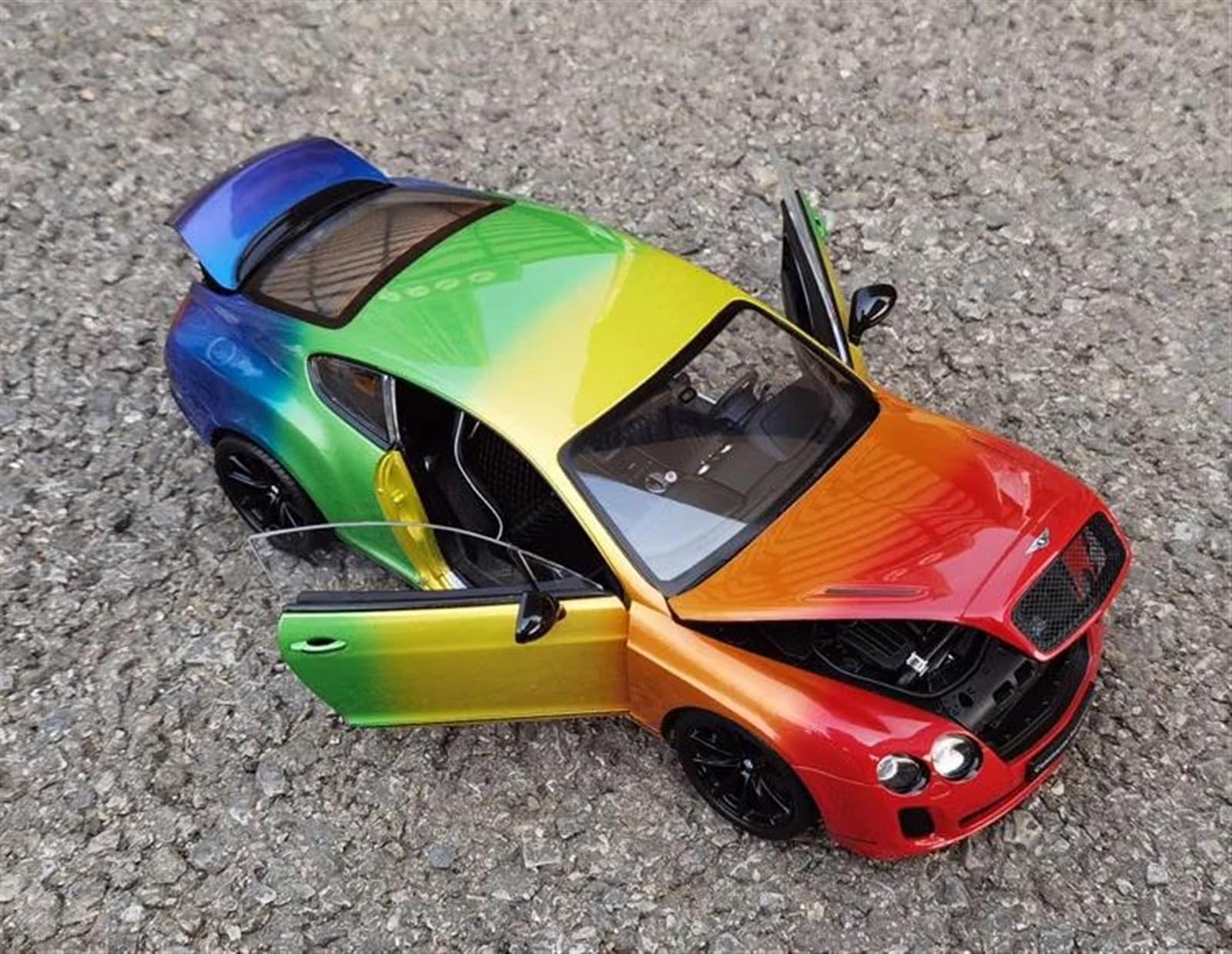 Amazon.co.jp: スケールモデル車両 1:18 ベントレーコンチネンタル GT