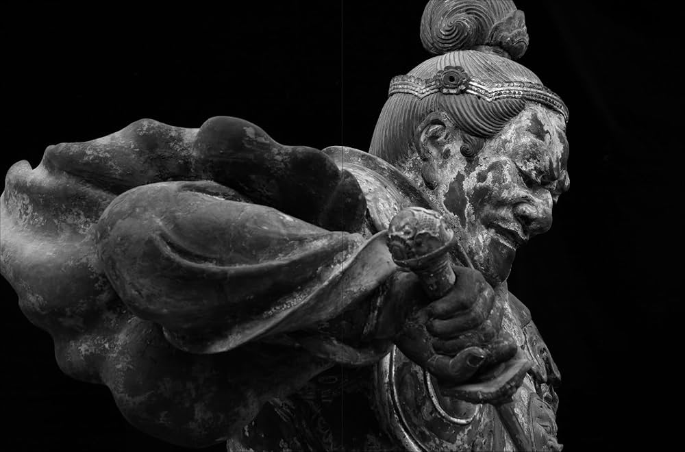 Amazon.co.jp: 運慶 六田知弘写真集 : 六田 知弘: Japanese Books