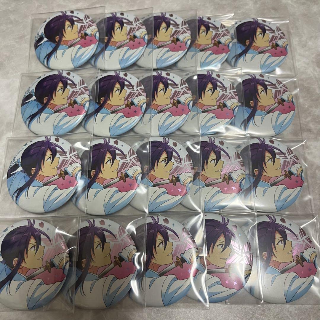 Amazon.co.jp: 神崎 颯馬 3周年 白スーツ 周年缶 缶バッジ : おもちゃ