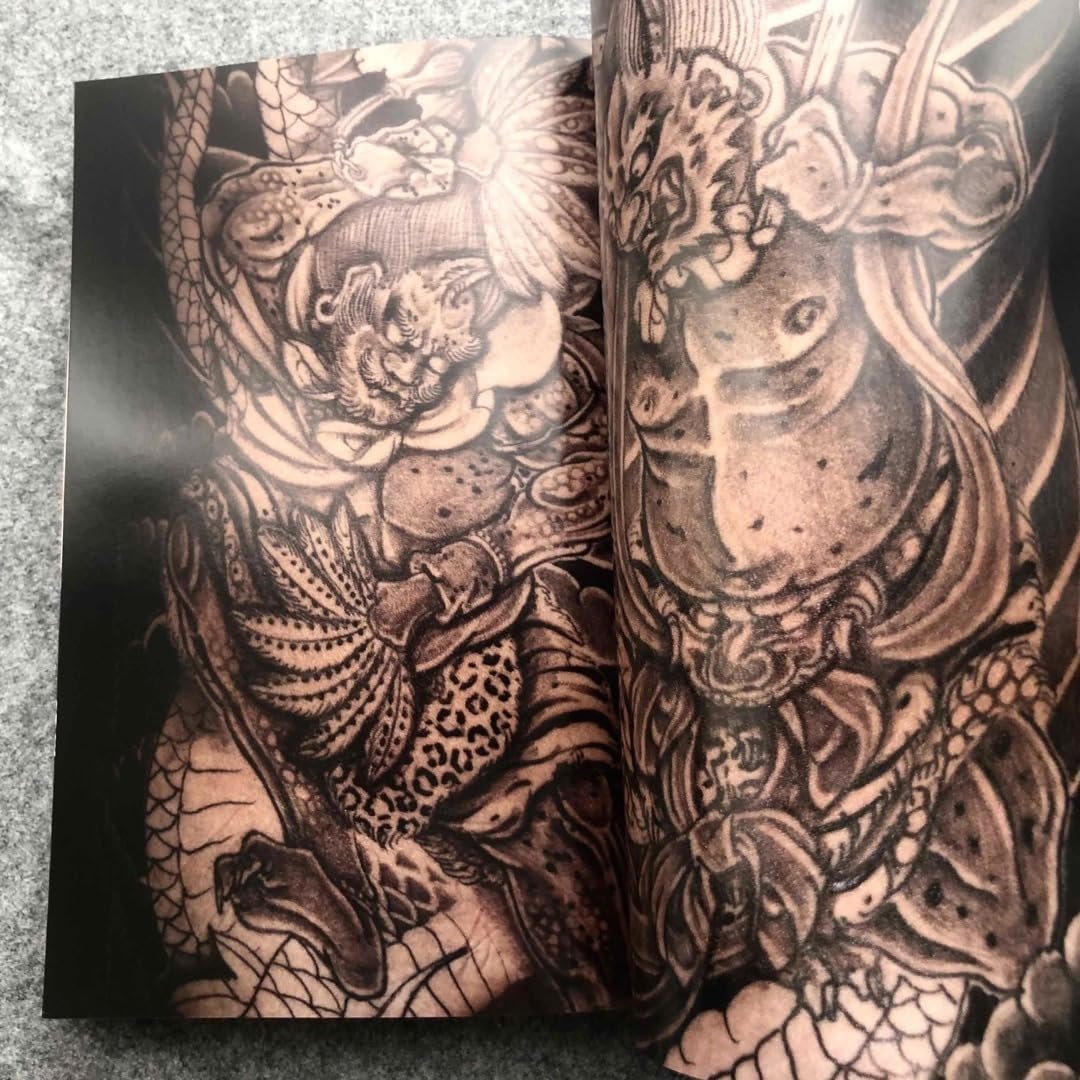 Amazon.co.jp: 日本刺青三代目彫よし 写真集「JB × H3」Gomineko Books