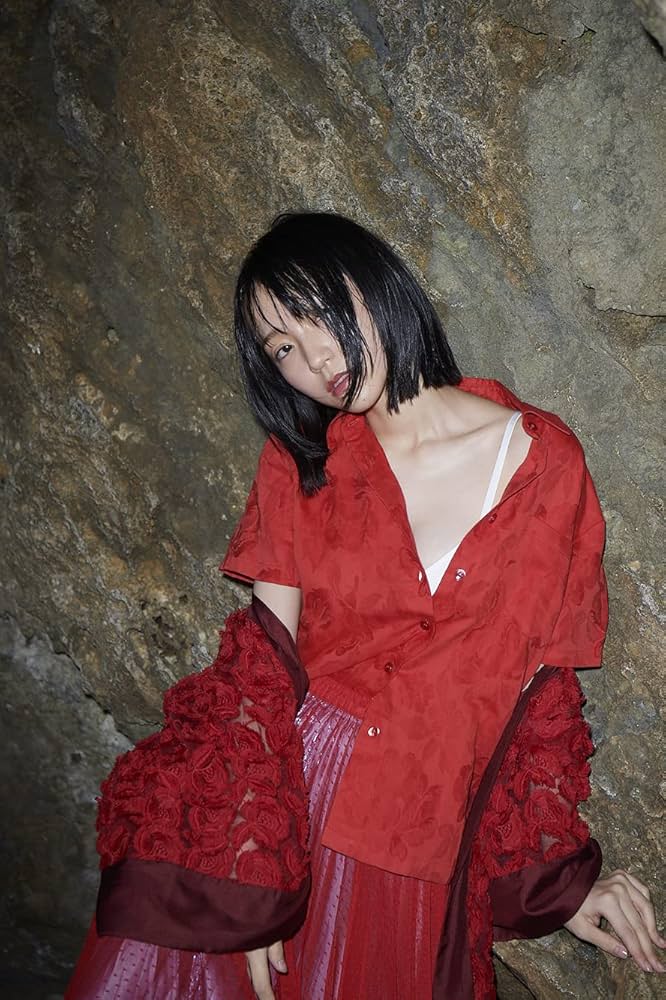 君にしか教えない 野口衣織 ファースト写真集 野口衣織ファースト写真