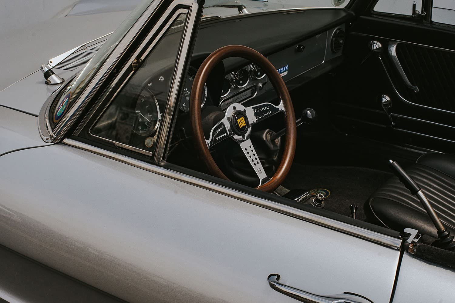 Amazon | MOMO スーパーグランプリ 350mm ステアリングホイール