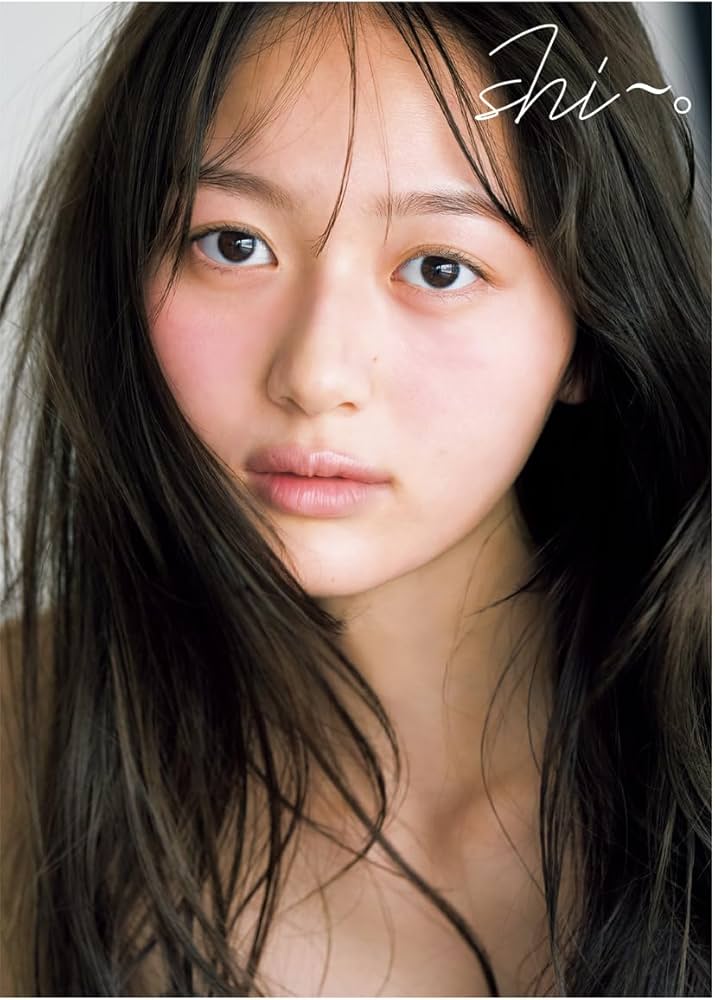 Amazon.co.jp: 加藤栞1st写真集『shi~。』 : 加藤 栞, Takeo Dec.: 本