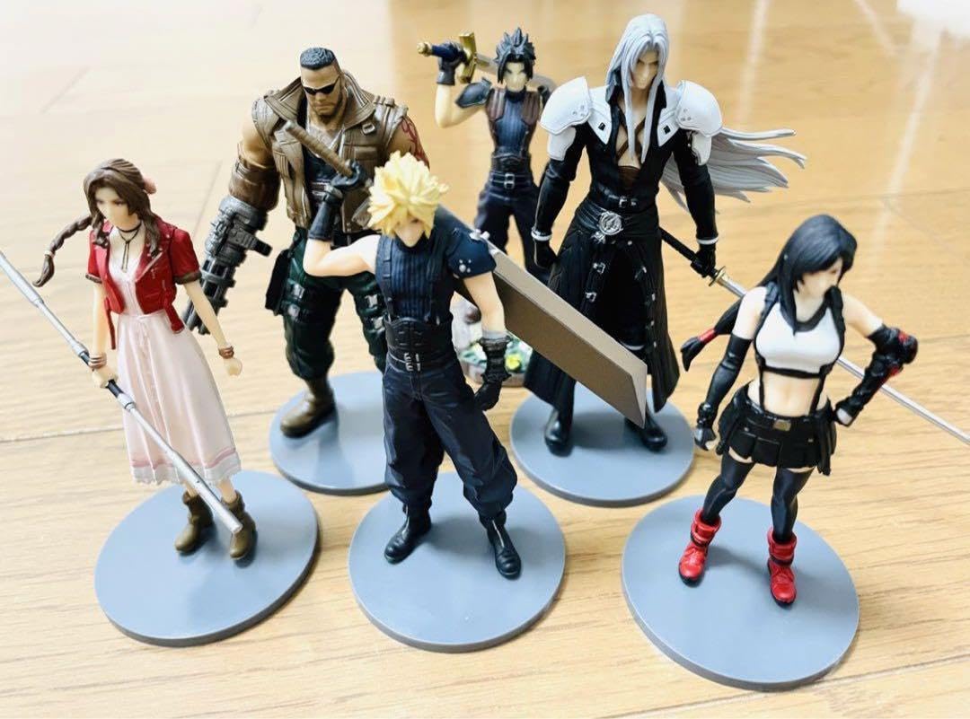 Amazon | FF7 リメイク トレーディングアーツミニ フィギュア FF7 WLCZ