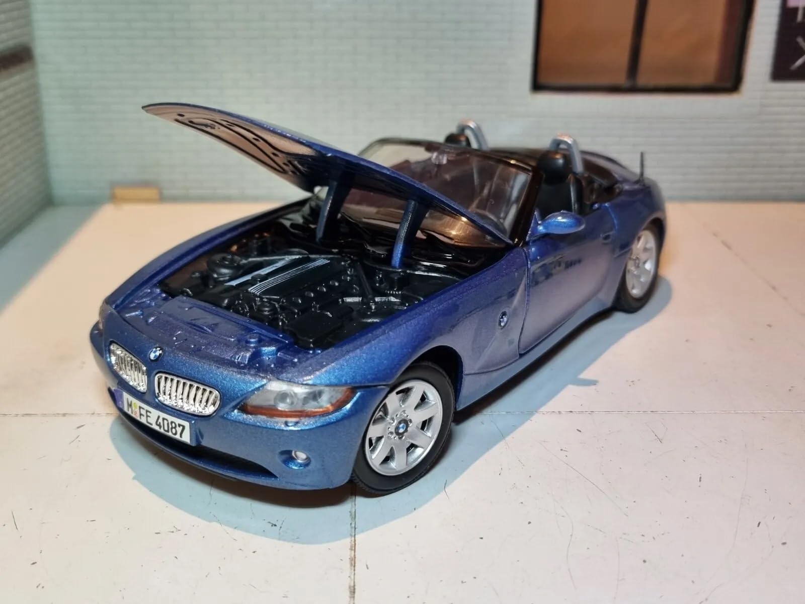 Amazon.com: Z4 Convertible Blue Metallic 1/24 Diecast Model Car by