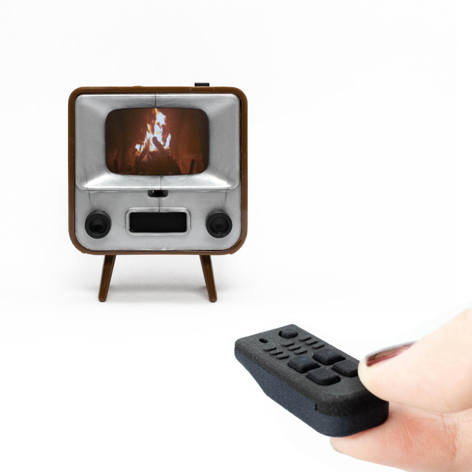 Amazon | 【レトロをまとった、映るミニチュアTV】 TinyCircuits