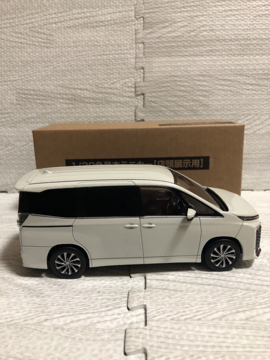 Amazon | 1/30 ミニカー 新型ヴォクシー S-Z VOXY 2022年モデル カラー