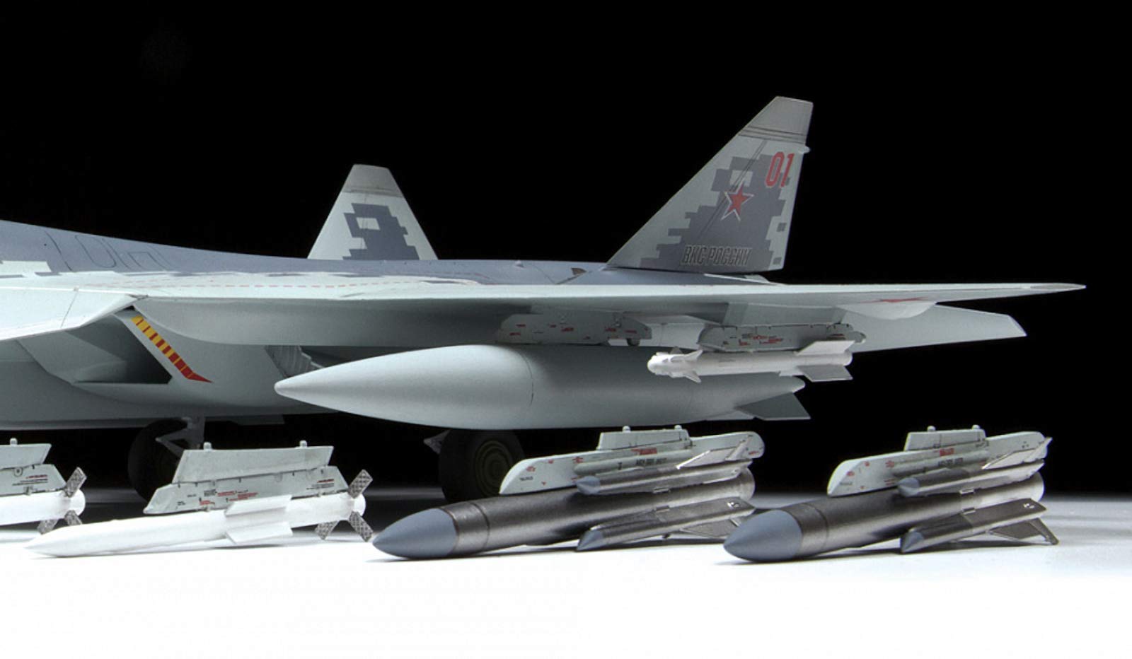 Amazon | ズベズダ 1/48 ロシア空軍 Su-57 プラモデル ZV4824