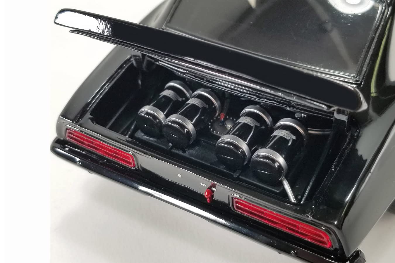 Amazon | GMP 1969 シボレー カマロ - コンヴィクト ブラック 18935B