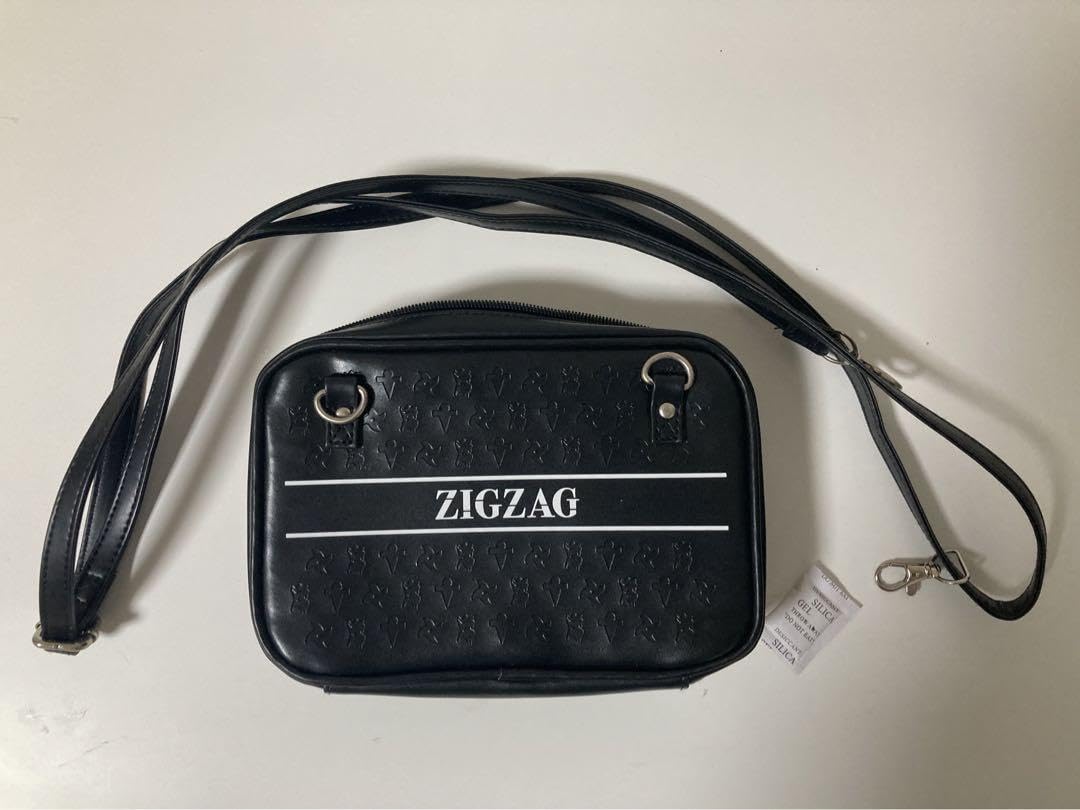 Amazon.co.jp: 真天地開闢集団ジグザグ 守護皮革袋 ポーチ ミニバッグ