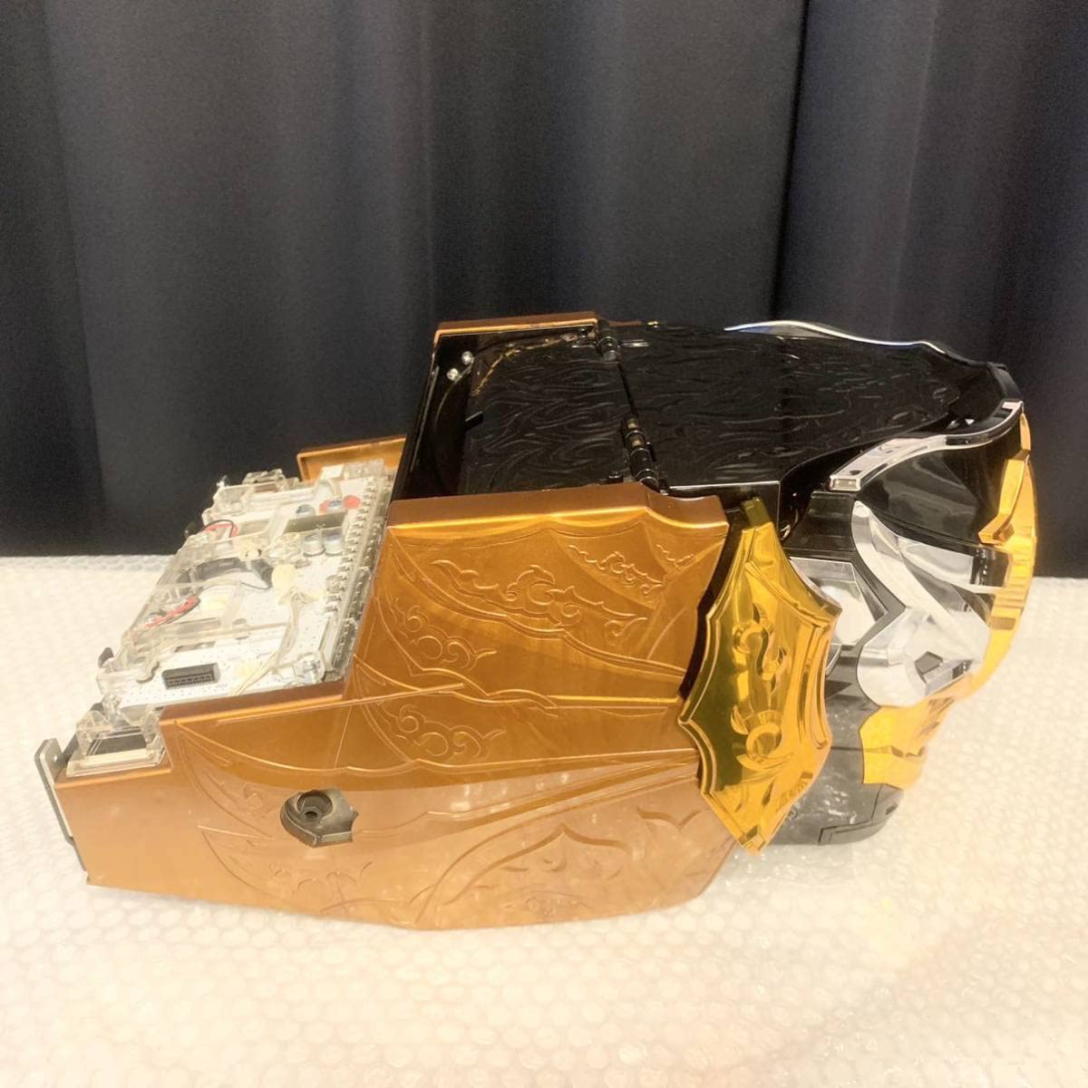 Amazon.co.jp: フェイスオブ牙狼 金翔枠 パチンコ役物 黄金騎士牙狼