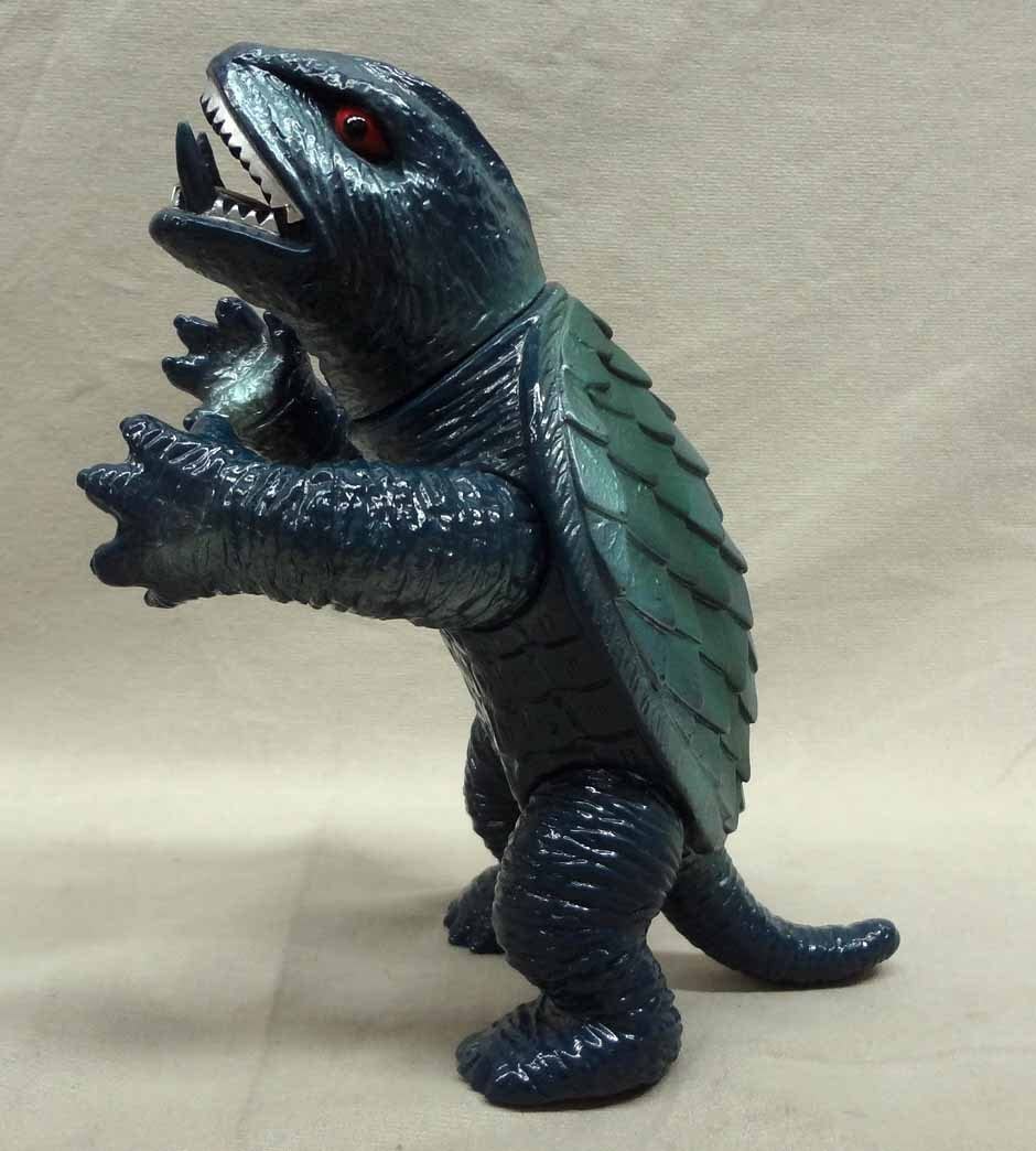 Amazon.co.jp: 日東復刻 ガメラ 青 ソフビ ブルマァク スラッシュ